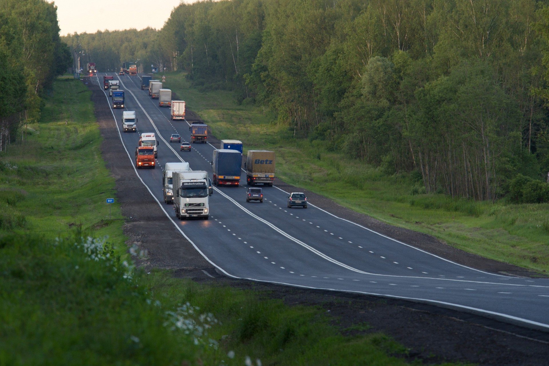 Не тормози: Госдумой предложены поправки по повышению скоростного режима на дорогах